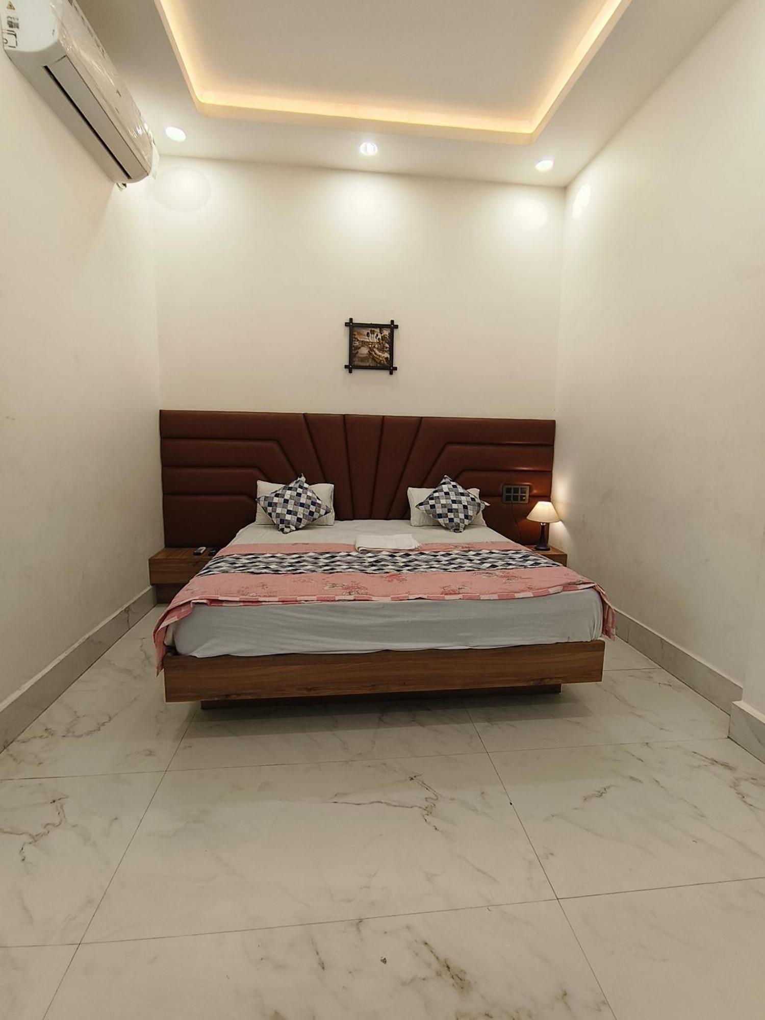 Hotel Modi Palace, Chanderi Mp Exterior photo
