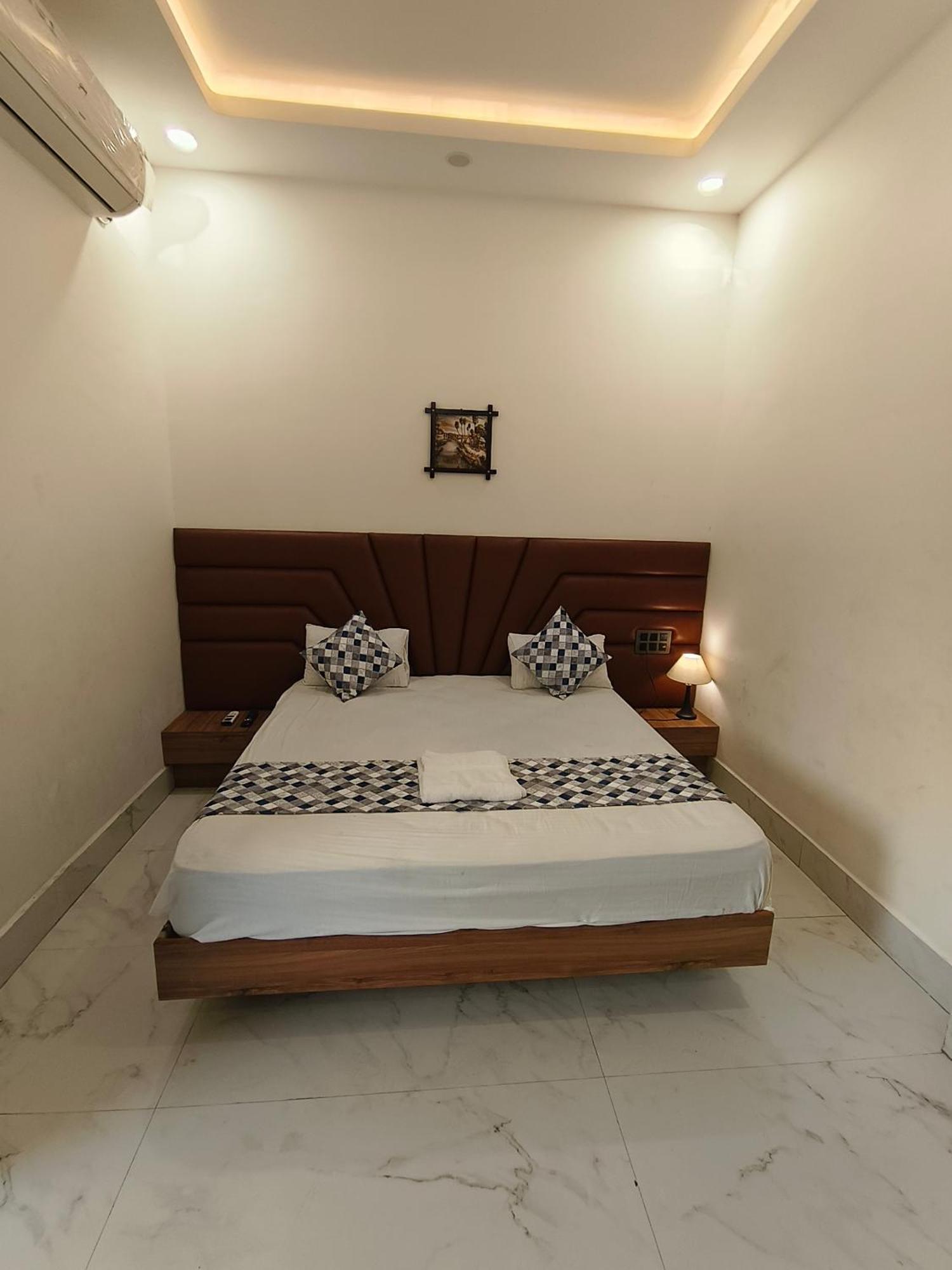 Hotel Modi Palace, Chanderi Mp Exterior photo
